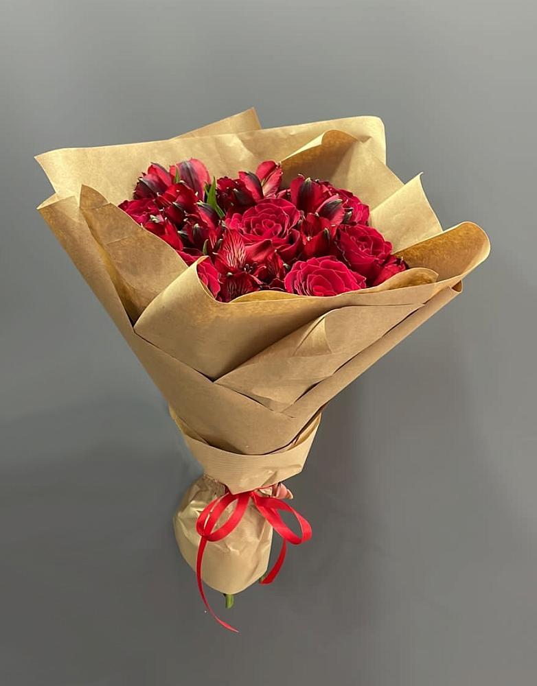 Букет цветов из: Альстромерии и Розы в Шестаково