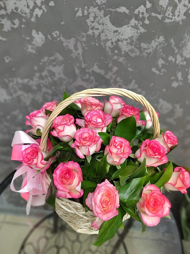 Цветочная композиция из Розы в корзине в Шестаково