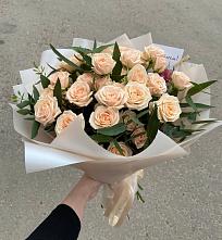 Букет Кремовые розы Латте в Шестаково