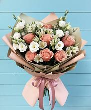 Букет цветов из:  Розы, Альстромерии и Лизиантусы в Шестаково
