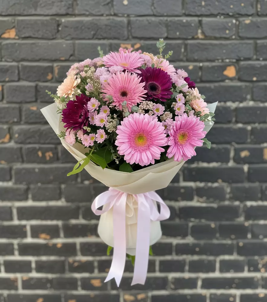 Букет цветов из: Герберы и Хризантемы в Шестаково