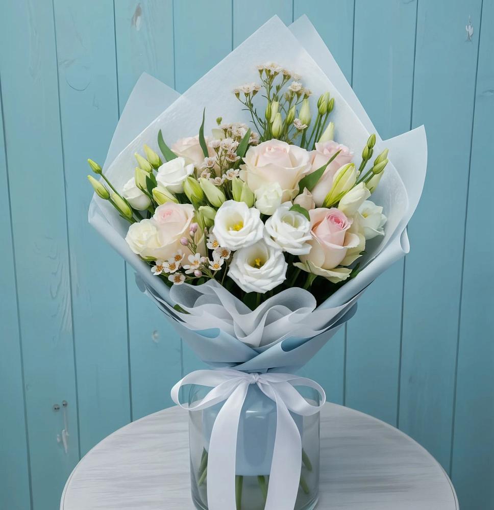 Букет цветов из: Розы и Лизиантусы в Шестаково