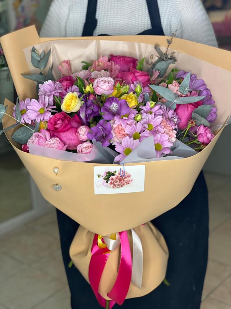 Букет цветов из: Хризантемы, Гвоздики и Альстромерии в Шестаково