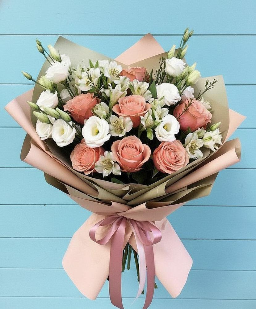 Букет цветов из: Розы, Альстромерии и Лизиантусы в Шестаково