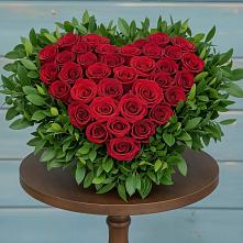 Цветочная композиция из Розы в виде сердца в Шестаково