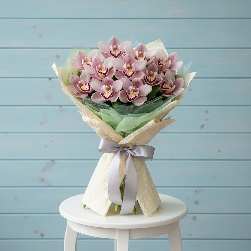 Букет цветов из: Орхидеи и Розы в Шестаково