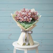 Букет цветов из:  Орхидеи и Розы в Шестаково