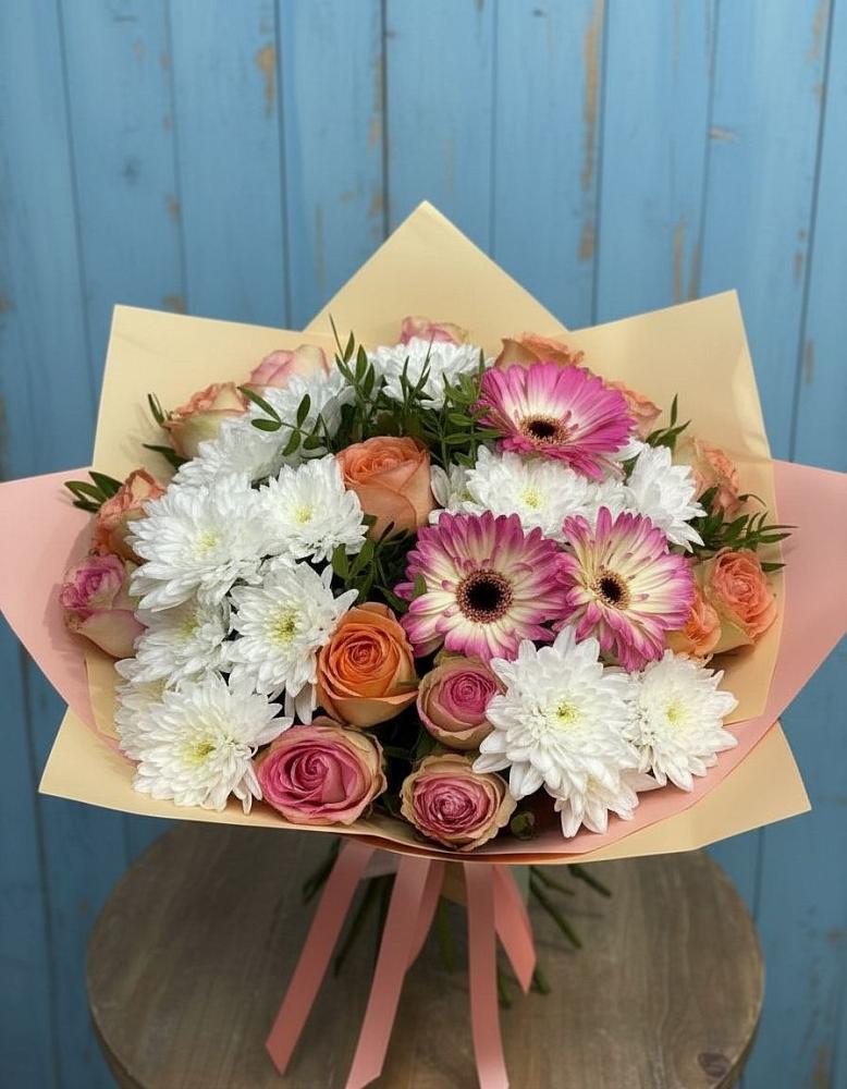 Букет цветов из: Розы, Герберы и Хризантемы в Шестаково