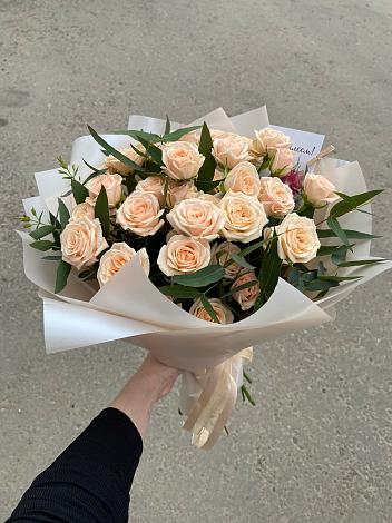 Букет Кремовые розы Латте в Шестаково