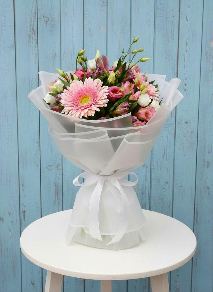 Букет цветов из: Герберы, Альстромерии и Лизиантусы в Шестаково