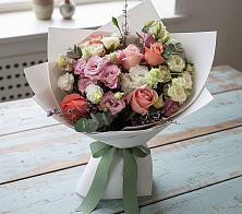 Букет цветов из:  Розы, Лизиантусы и Гвоздики в Шестаково