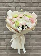 Букет цветов из:  Гвоздики, Розы, Лизиантусы и Хризантемы #REPLACE_PRED# Шестаково