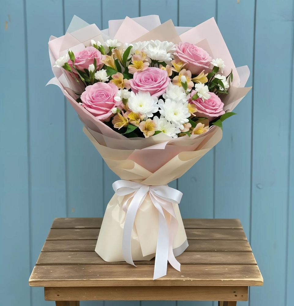 Букет цветов из: Гвоздики, Орхидеи и Розы в Шестаково