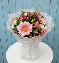 Букет цветов из:  Герберы, Альстромерии и Лизиантусы #REPLACE_PRED# Шестаково
