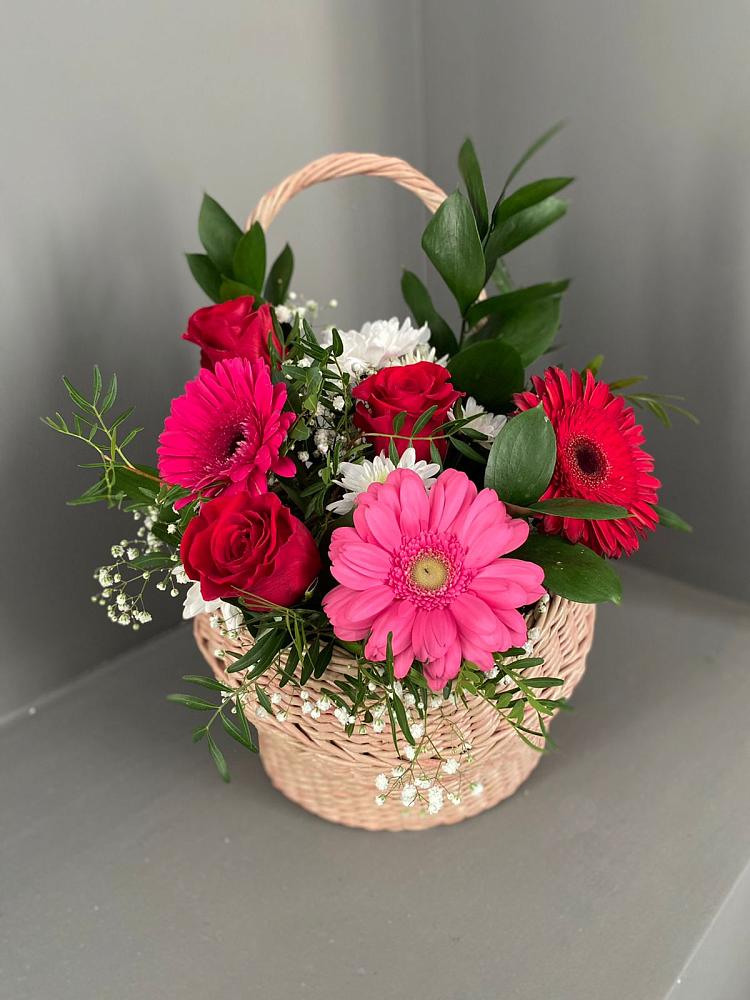 Цветочная композиция из Розы, Хризантемы и Герберы в корзине в Шестаково