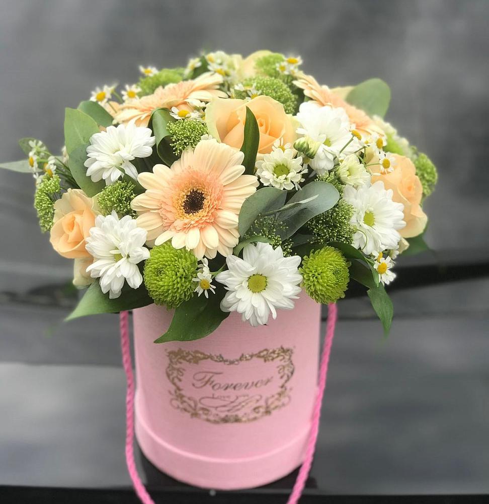 Цветочная композиция из Розы, Герберы и Хризантемы в шляпной коробке в Шестаково