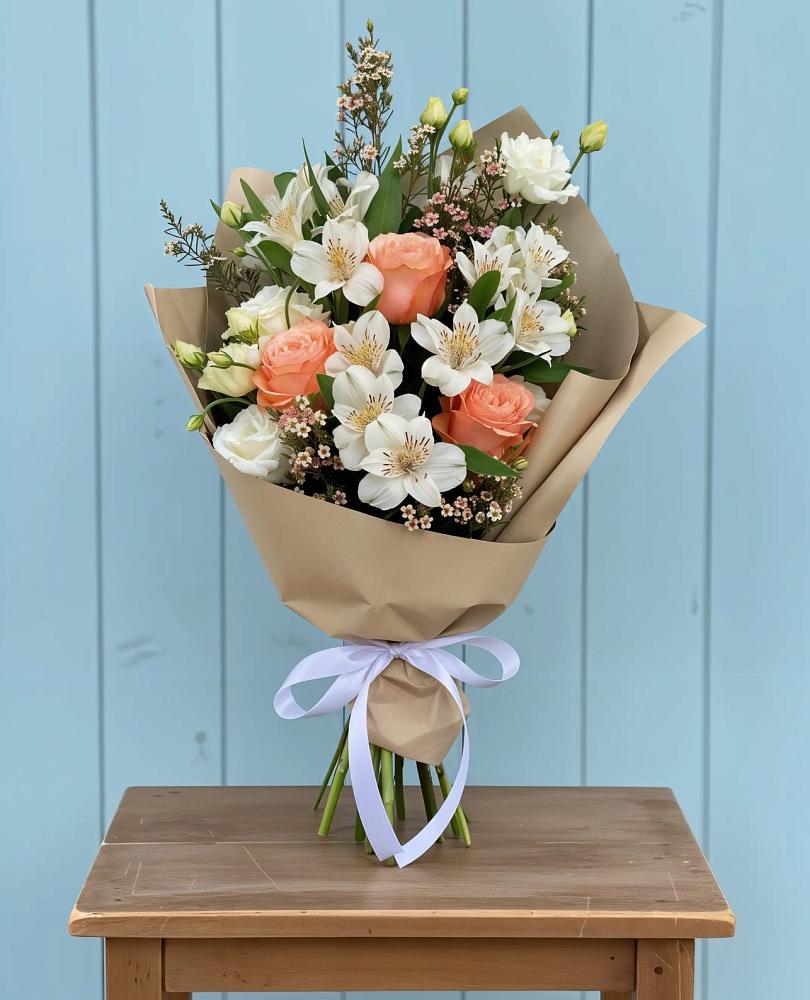 Букет цветов из: Альстромерии, Лизиантусы, Розы и Хризантемы в Шестаково