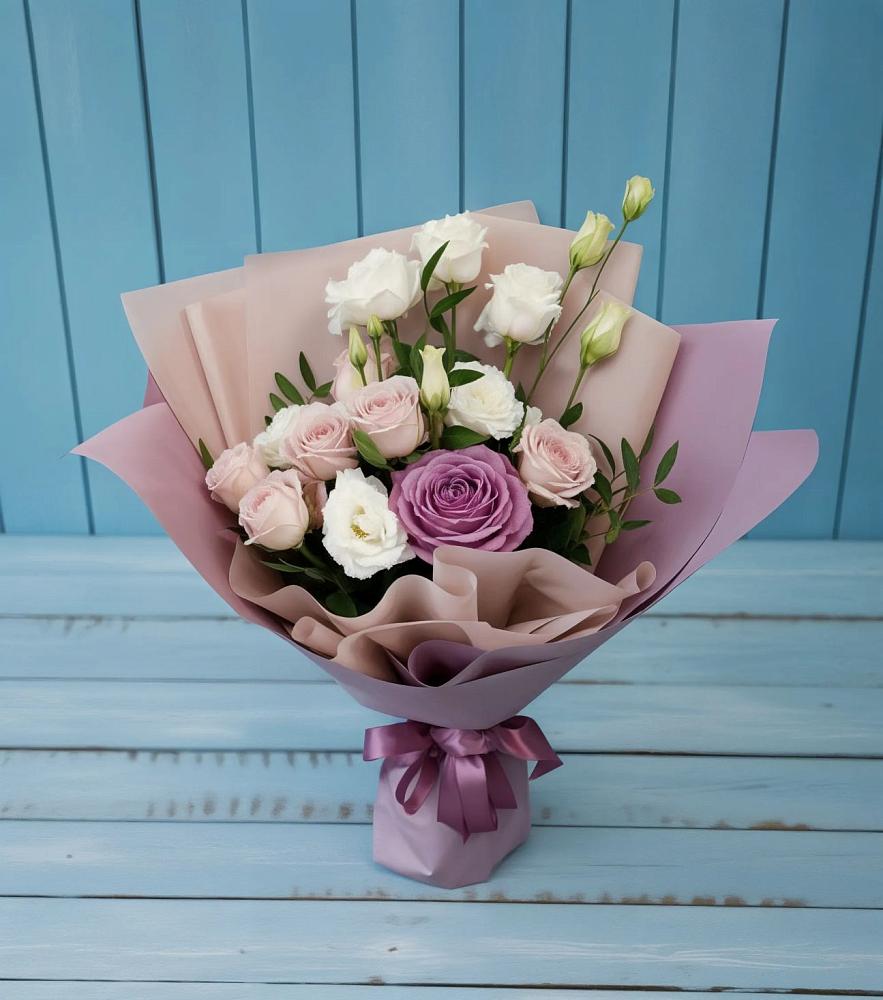 Букет цветов из: Розы и Лизиантусы в Шестаково