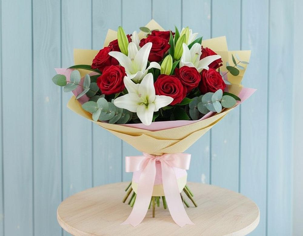 Букет цветов из: Лилии и Розы в Шестаково